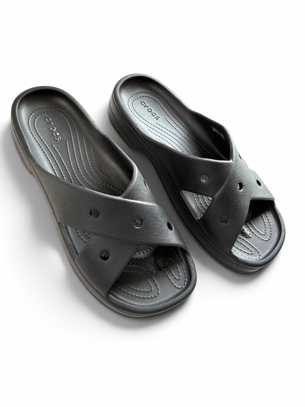 NWOT Crocs Classic Women’s Cross Strap Sandals Women’s 11